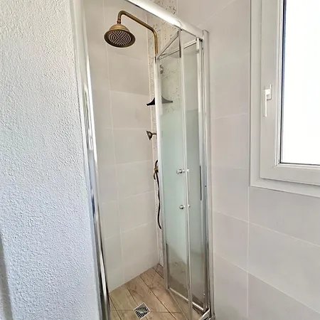 Avec Balcon A Proximite Immediate De La Principale شقة